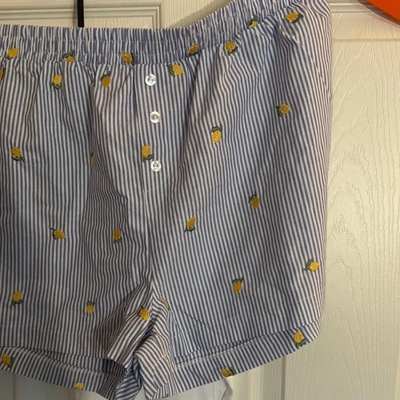 White Graphic Tee and Striped Shorts Set - Picture 3 of 8